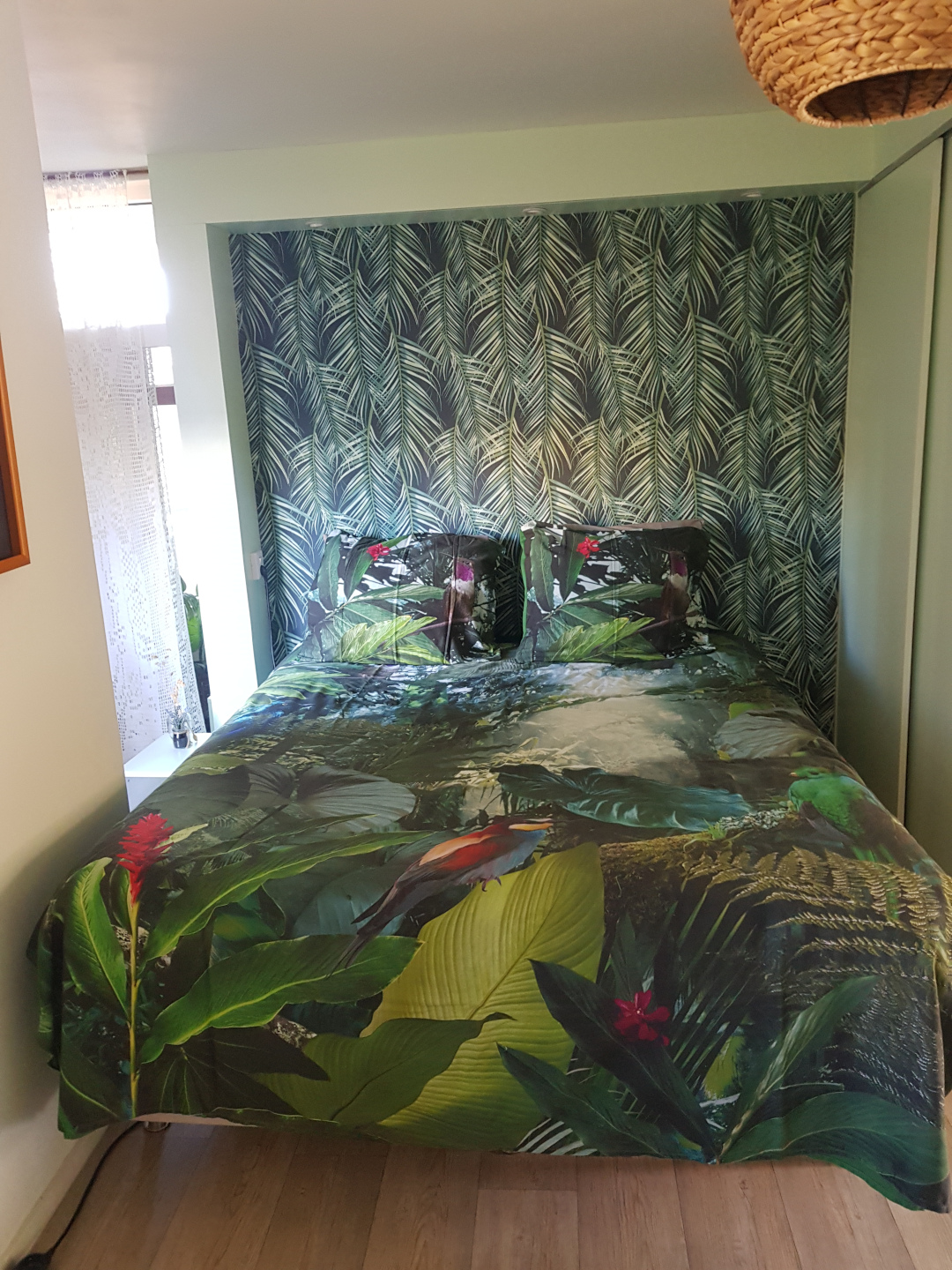 Queen Bed Urban Jungle room